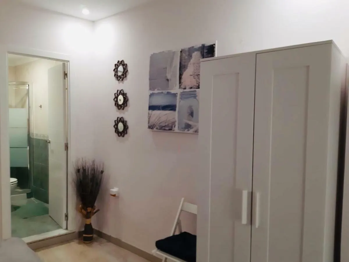 Apartamento La Joya De La Caleta. A 60 Mts Playa. Cádiz