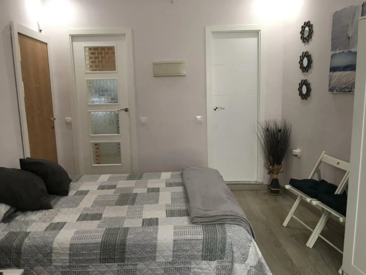 Apartamento La Joya De La Caleta. A 60 Mts Playa. Cádiz España